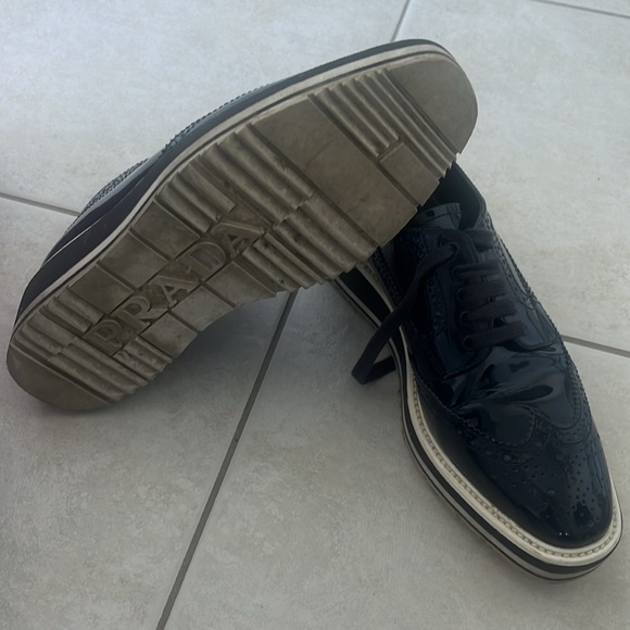 Prada laced Oxfords - Picture 4 of 5